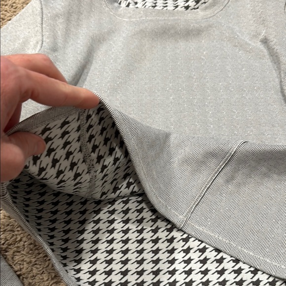 Vuori Long Sleeve Textured Chilled Out Top (S) Houndstooth color - Picture 4 of 4